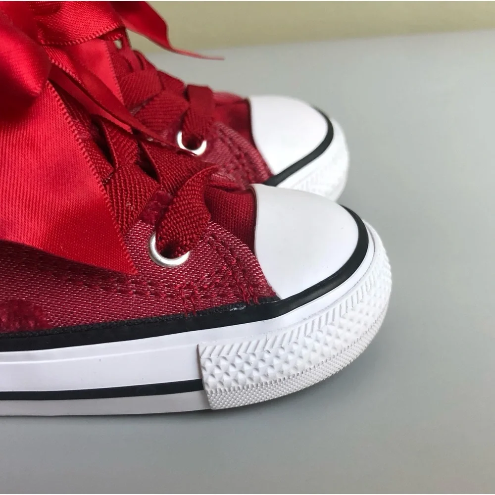 Converse Chuck Taylor All Star Bow Easy On High Top Sneaker Size: US Toddler 3C